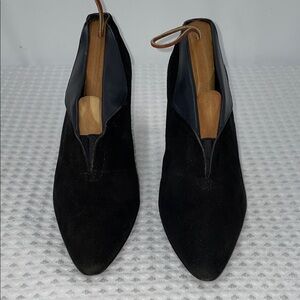 ANNE KLEIN SLEEK SUEDE SHOOTIE FTL-03-086